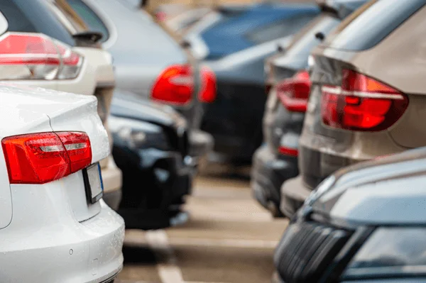 tight-car-parking-space-in-the-middle-of-the-city-2023-11-27-05-30-22-utc car-dealer-36-optim